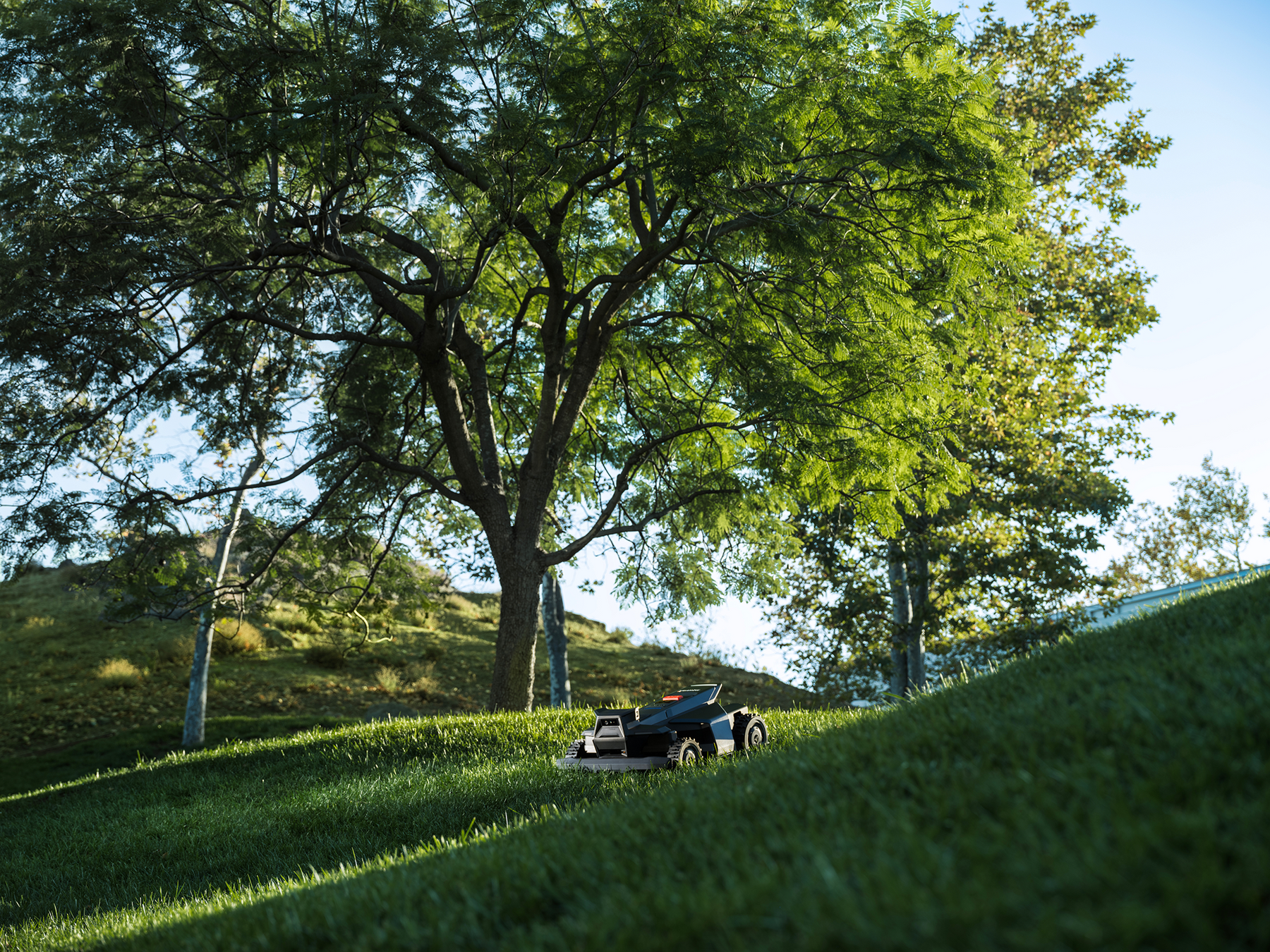 Segway Navimow X430 AWD robotic lawn mower