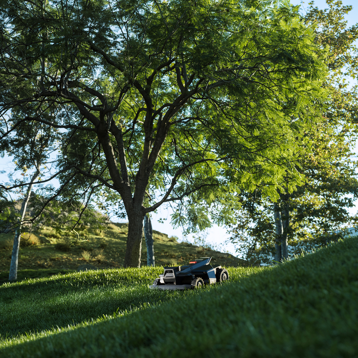 Segway Navimow X430 AWD robotic lawn mower