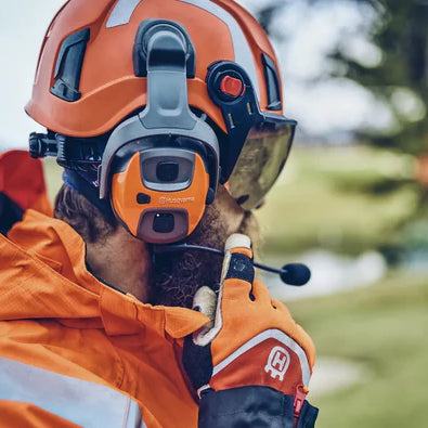 Husqvarna X-COM Active: Enhance Communication with the Helmet Mount System