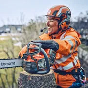 Husqvarna T542i XP® Battery treecare chainsaw