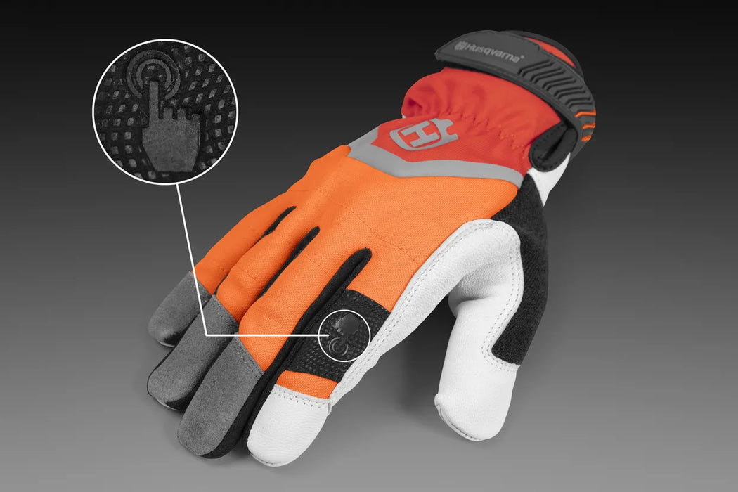 Gloves, Technical with saw protection